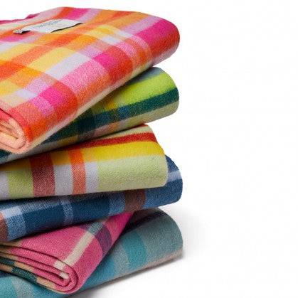 Extra wide jolly lambswool scarf - Gifts of Wales