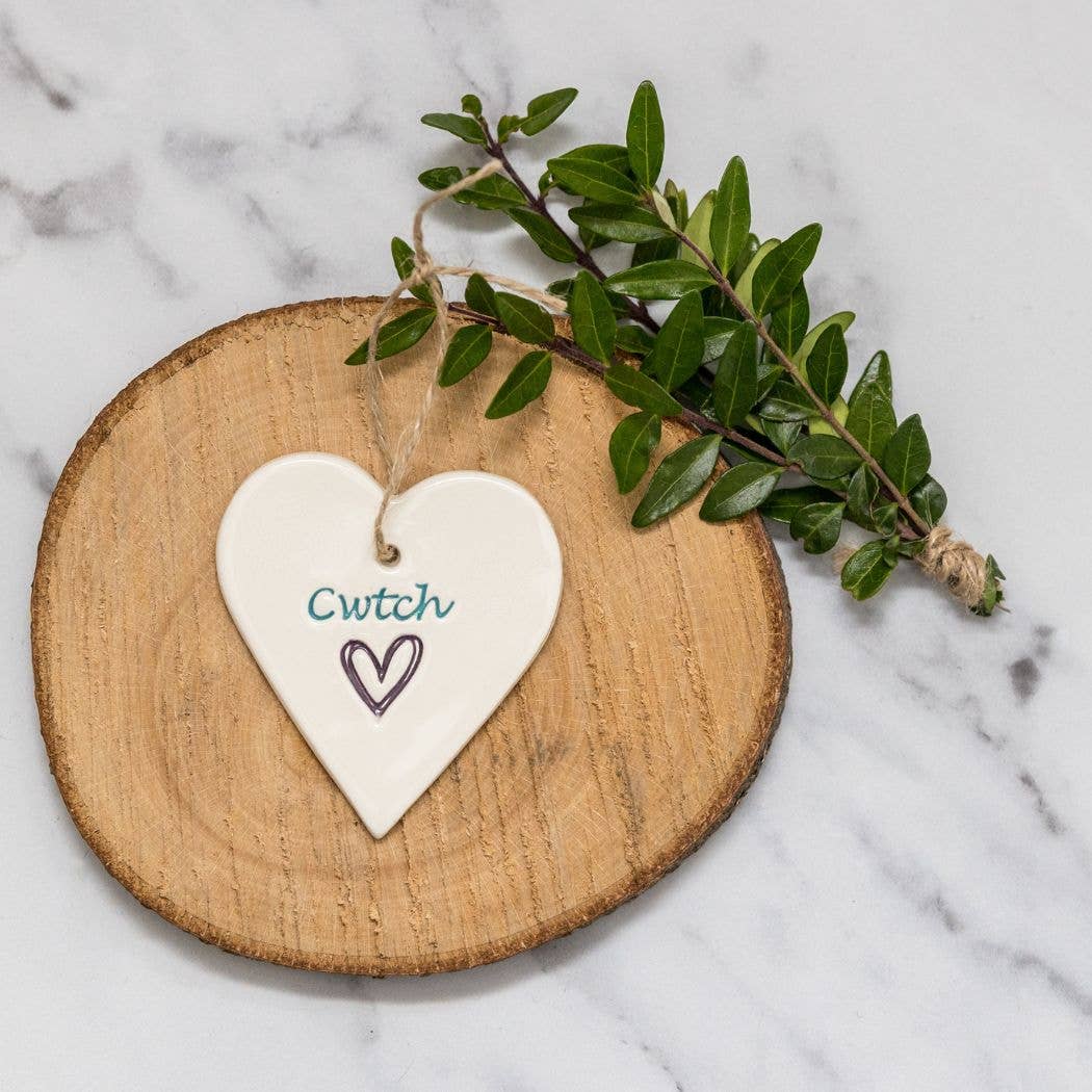 Cwtch - Handmade ceramic heart|Gifts of Wales 