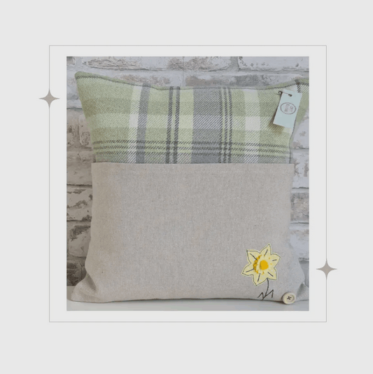 Daffodil reading cushion