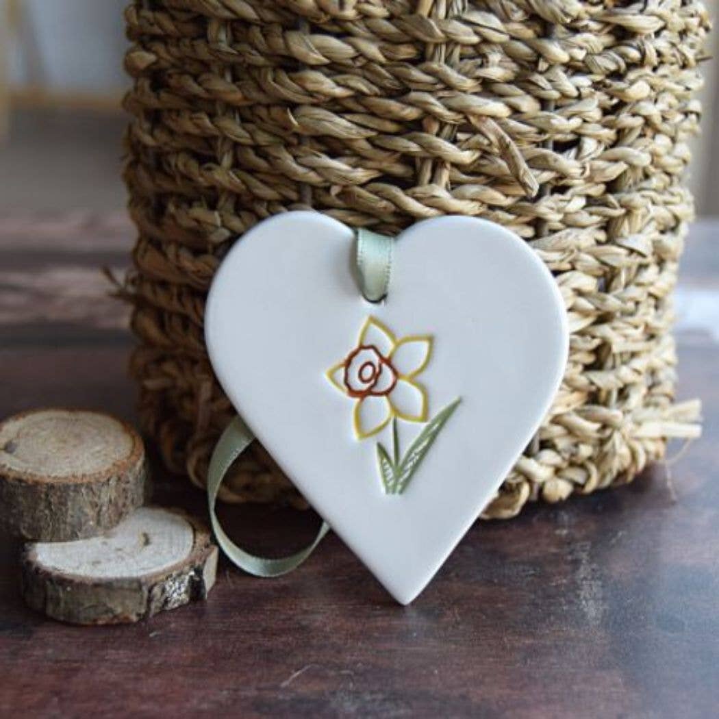 Daffodil - Handmade ceramic tag heart|Gifts of Wales 