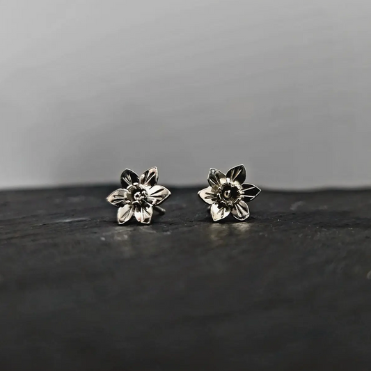 Daffodil stud earrings
