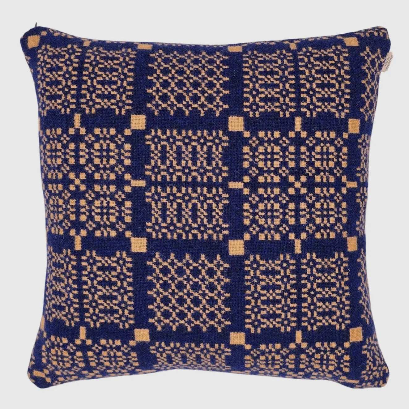 Gardd Dylan cushion