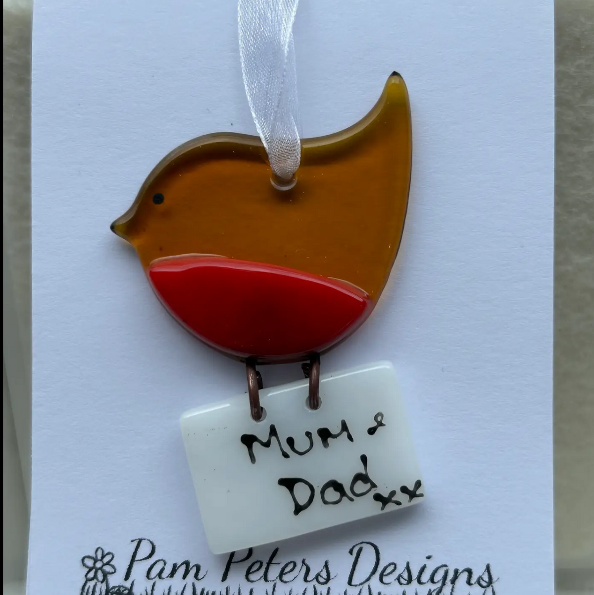 Glass robin with letter for mum and dad decoration