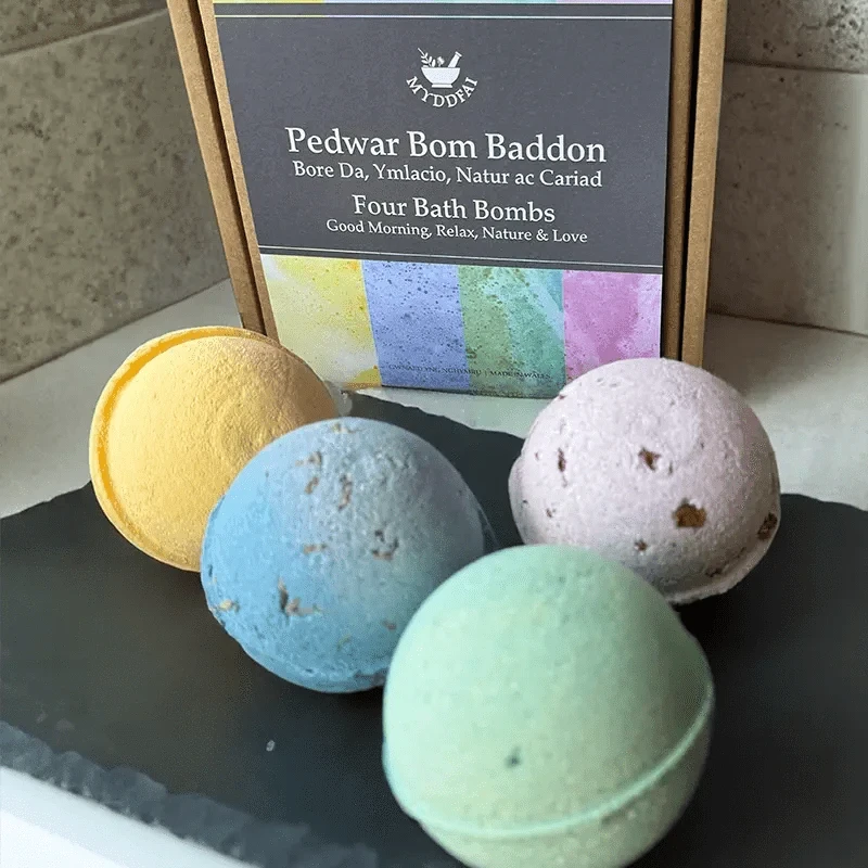 Gift box of four bath bombs - Gifts of Wales