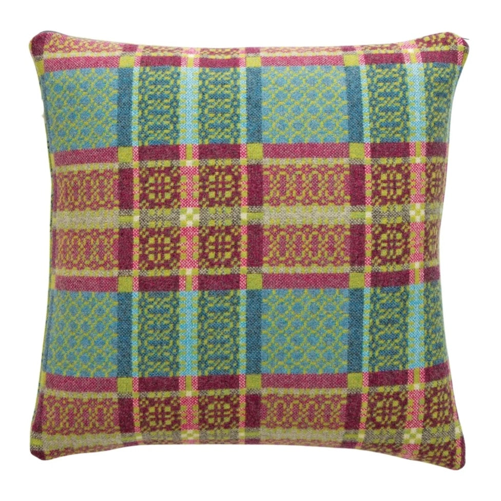 Knot garden green cushion