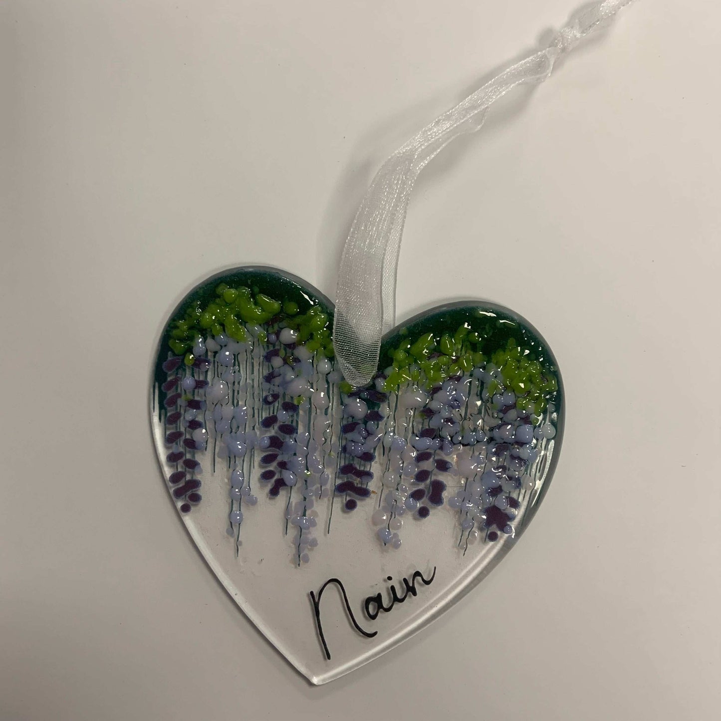 Nain wisteria heart