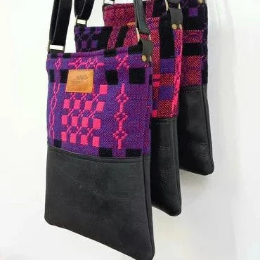 Piws a pinc Welsh wool messenger bag - Gifts of Wales