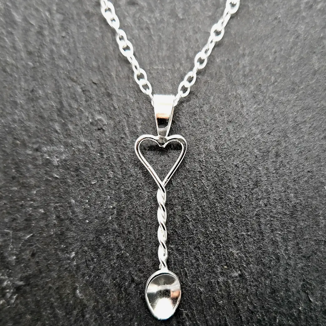 Single heart lovespoon necklace