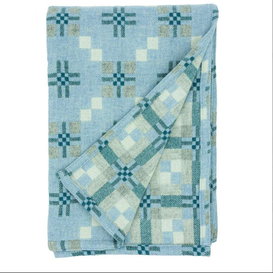 St David’s cross Awyr throw | Gifts of Wales