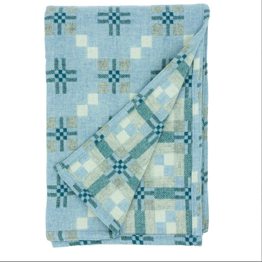 St David’s cross Awyr throw | Gifts of Wales