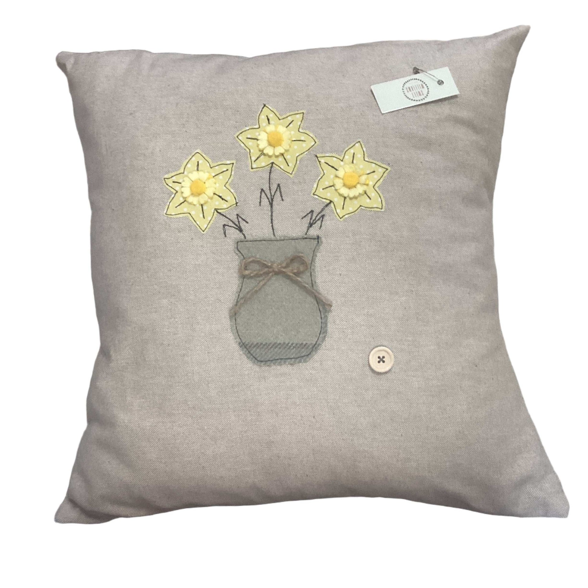 Vase of daffodil cushion 